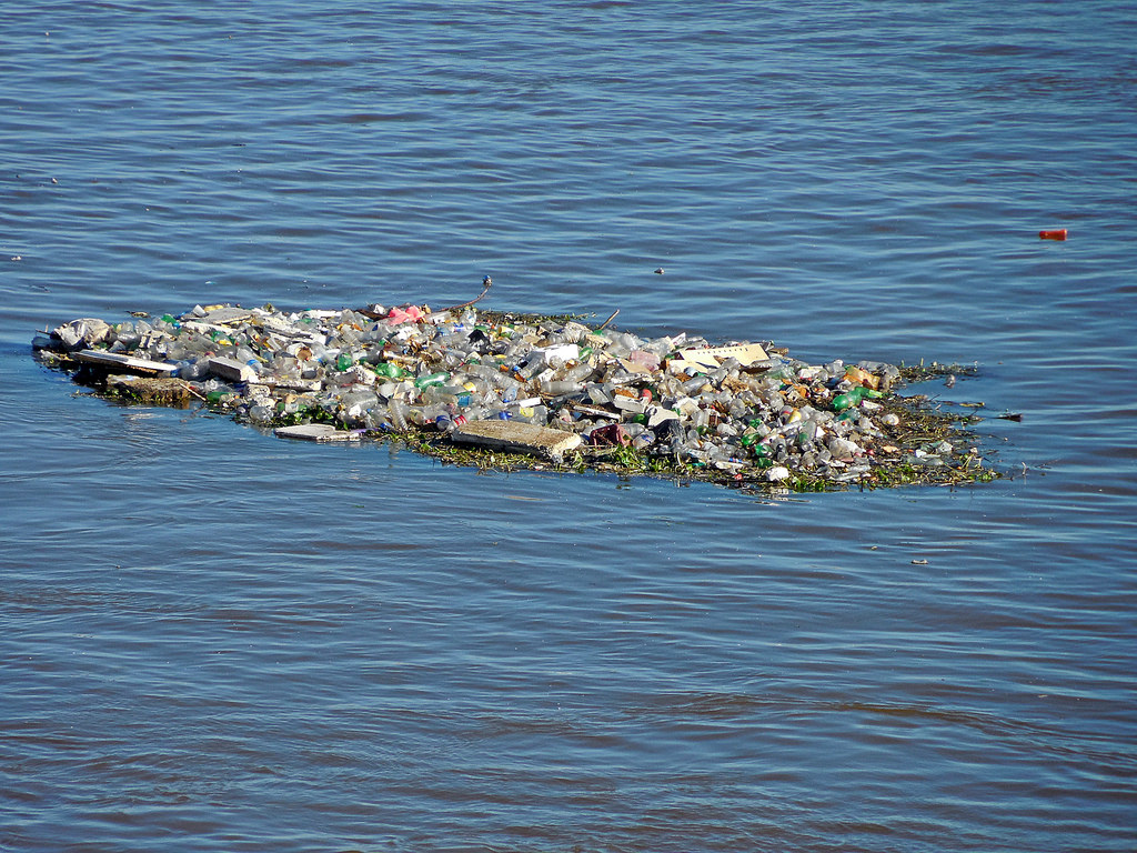 Out to Sea: Una reflexión sobre los límites de la contaminación de plástico recala en Vigo