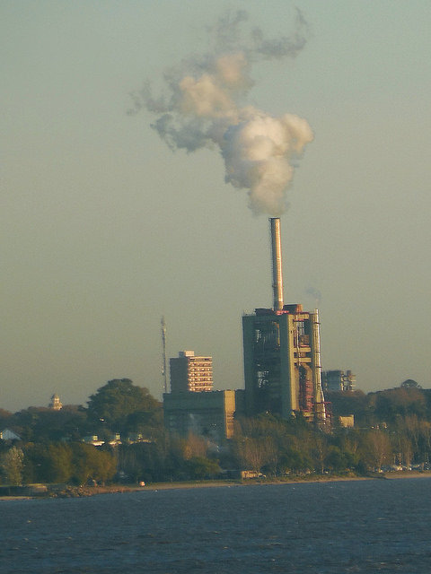 China: menores emisiones de CO2 por la quema de combustibles fósiles y la producción de cemento 